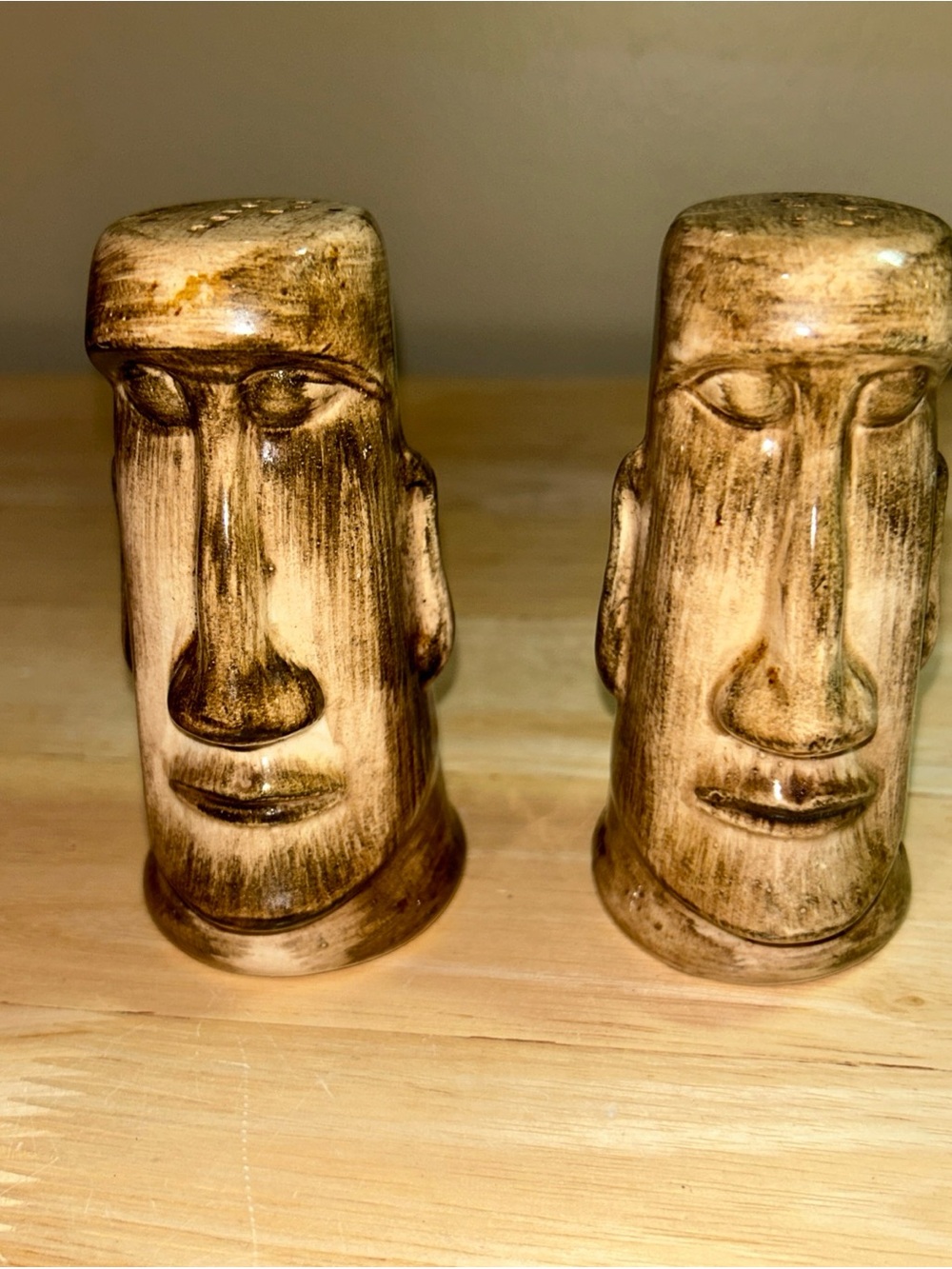 KAHIKI SUPPER CLUB COLUMBUS OHIO MOAI HEAD SALT AND PEPPER SHAKERS Vintage Japan